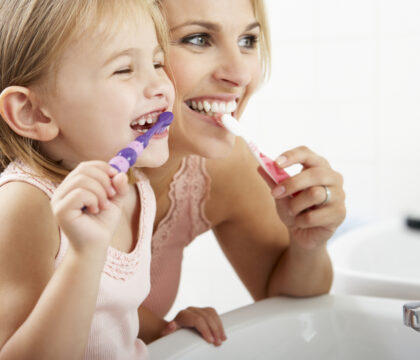 5 Oral Hygiene Resolutions for a Healthier Smile in 2025